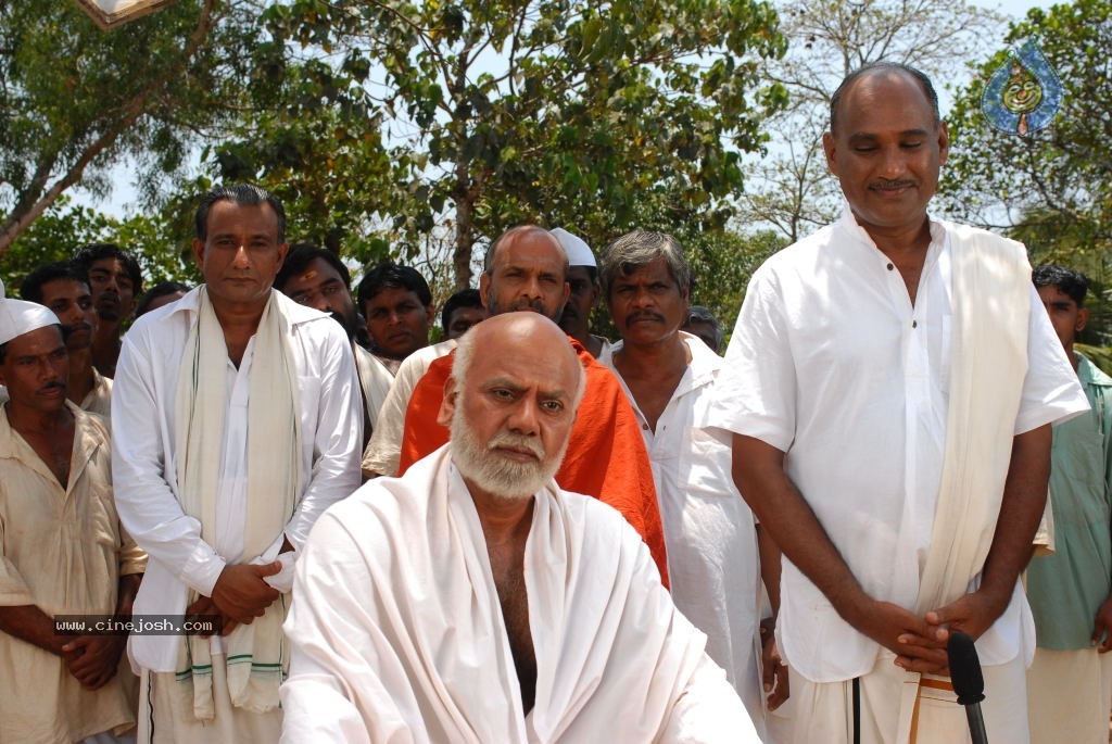 Sri Narayanaguru Movie Stills - 23 / 35 photos