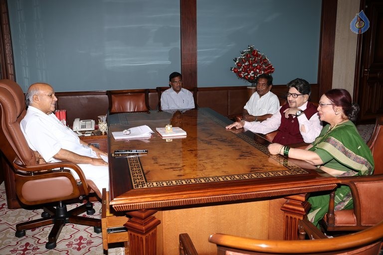 Sri Sri Movie Photos - 5 / 82 photos