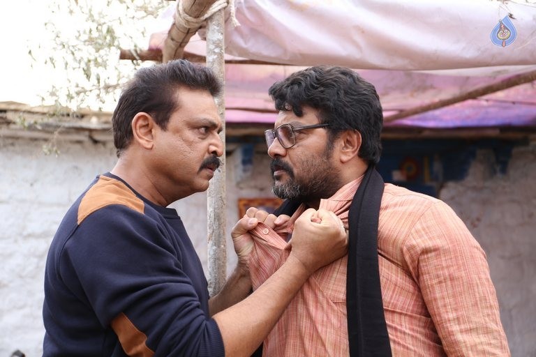 Sri Sri Movie Photos - 32 / 82 photos