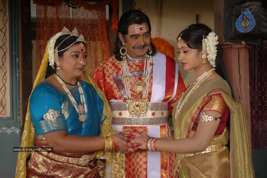 Sri Vasavi Kanyakaparameswari Charitra Stills - 23 / 25 photos