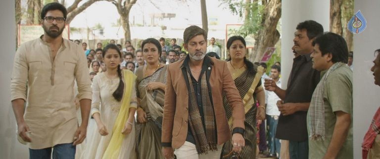 Srimanthudu New Photos - 12 / 18 photos