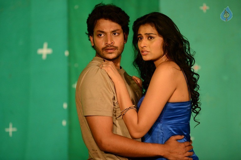 Srivalli Movie Photos - 18 / 28 photos