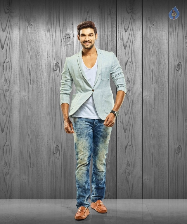 Sriwass and Bellamkonda Sreenivas Movie Photos - 1 / 3 photos
