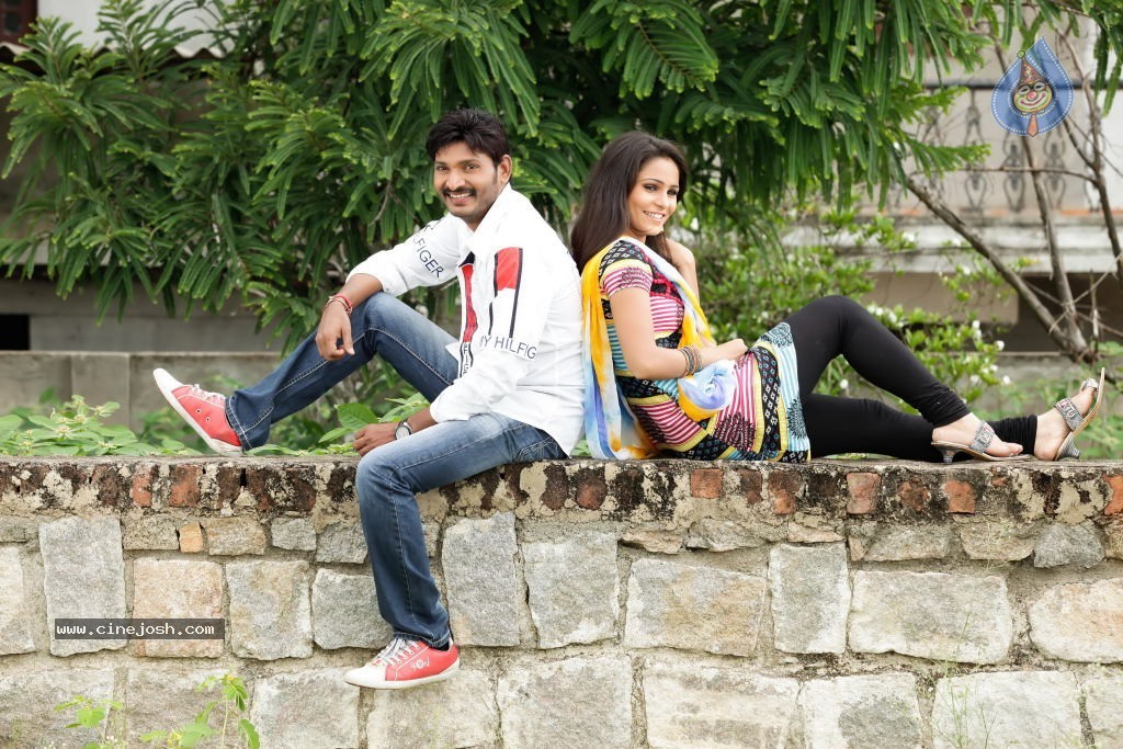 Student Star Movie Stills - 14 / 34 photos