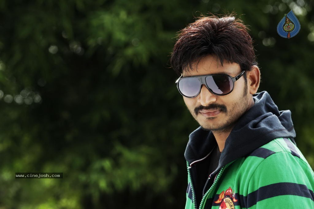 Student Star Movie Stills - 30 / 34 photos