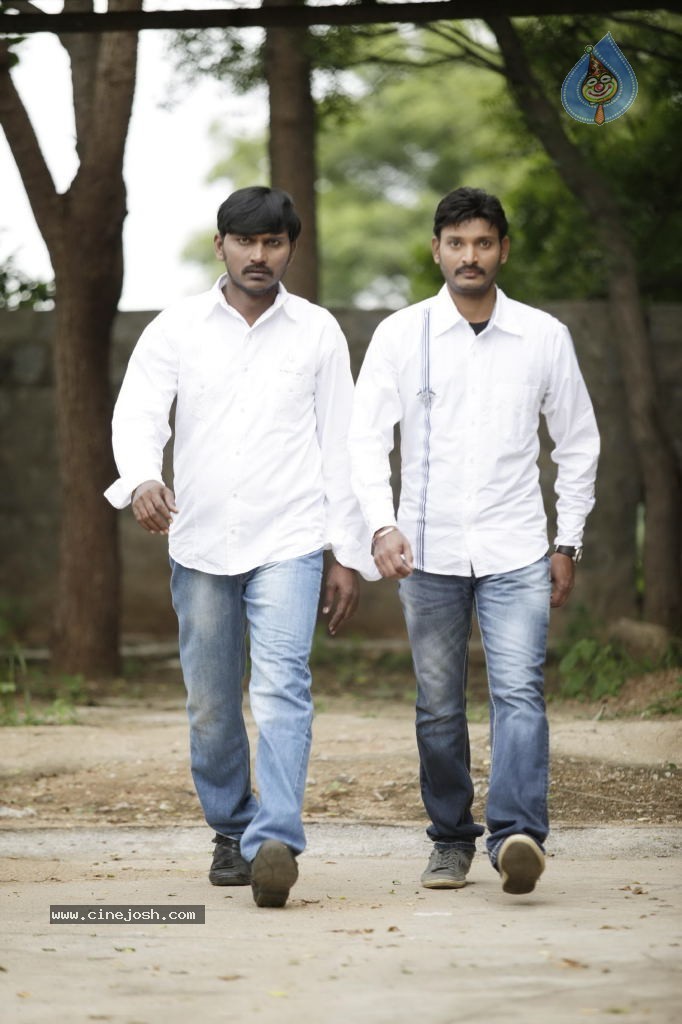 Student Star Movie Stills - 31 / 34 photos