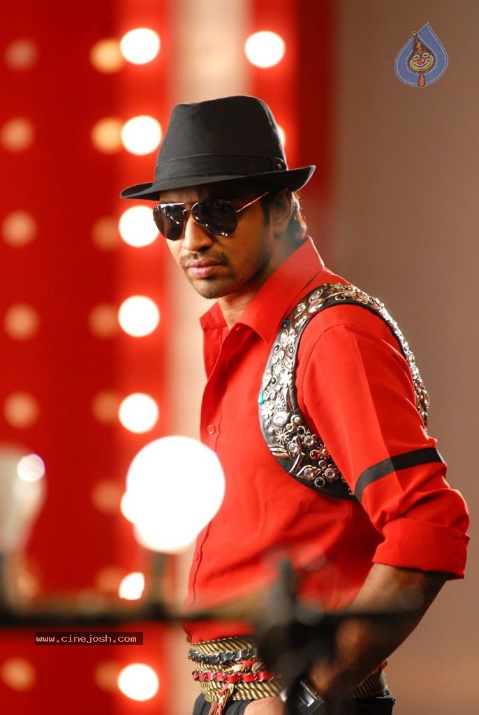 Sudigaadu Movie Hot Stills - 22 / 34 photos