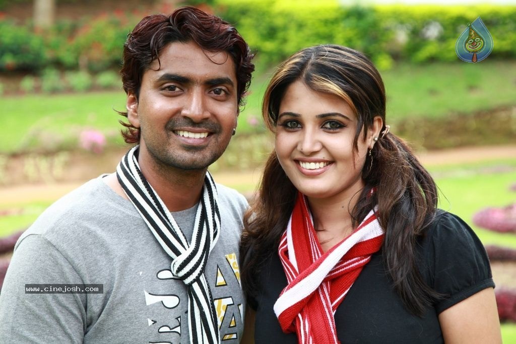 Sutrula Tamil Movie New Stills - 8 / 28 photos