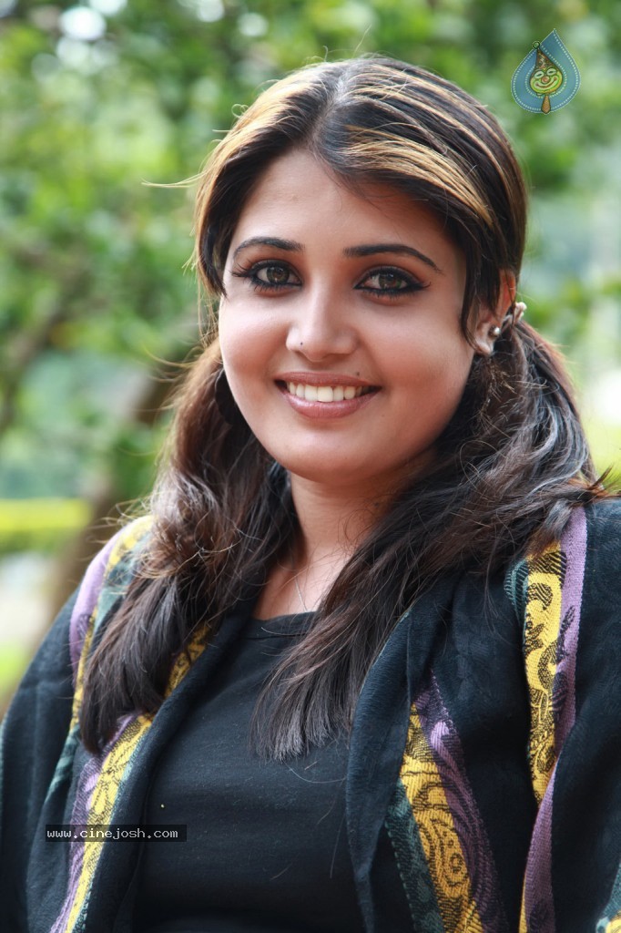 Sutrula Tamil Movie Stills - 68 / 74 photos