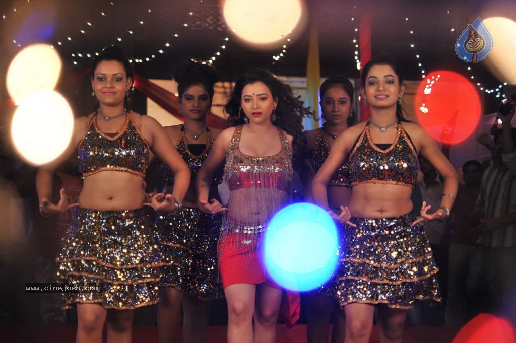 Swethabasu Item Song Stills in Intelligent Idiots - 1 / 27 photos