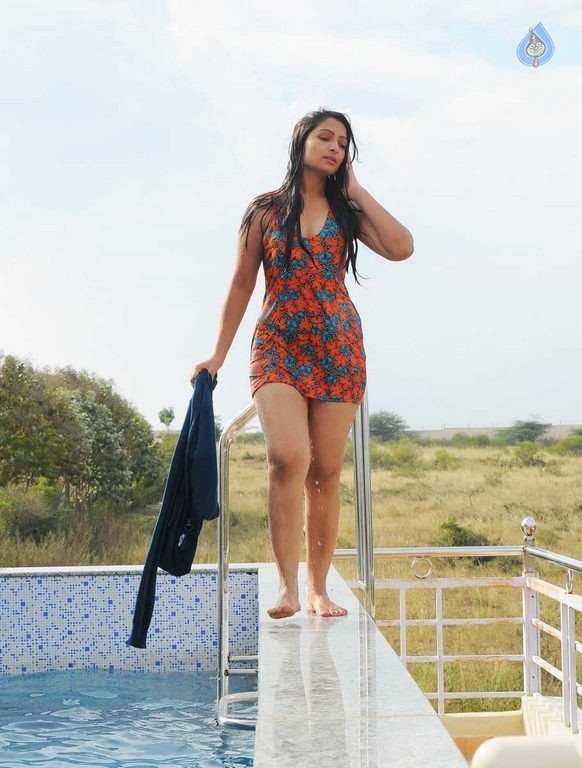 Swimming Pool Film Photos and Posters - 6 / 35 photos