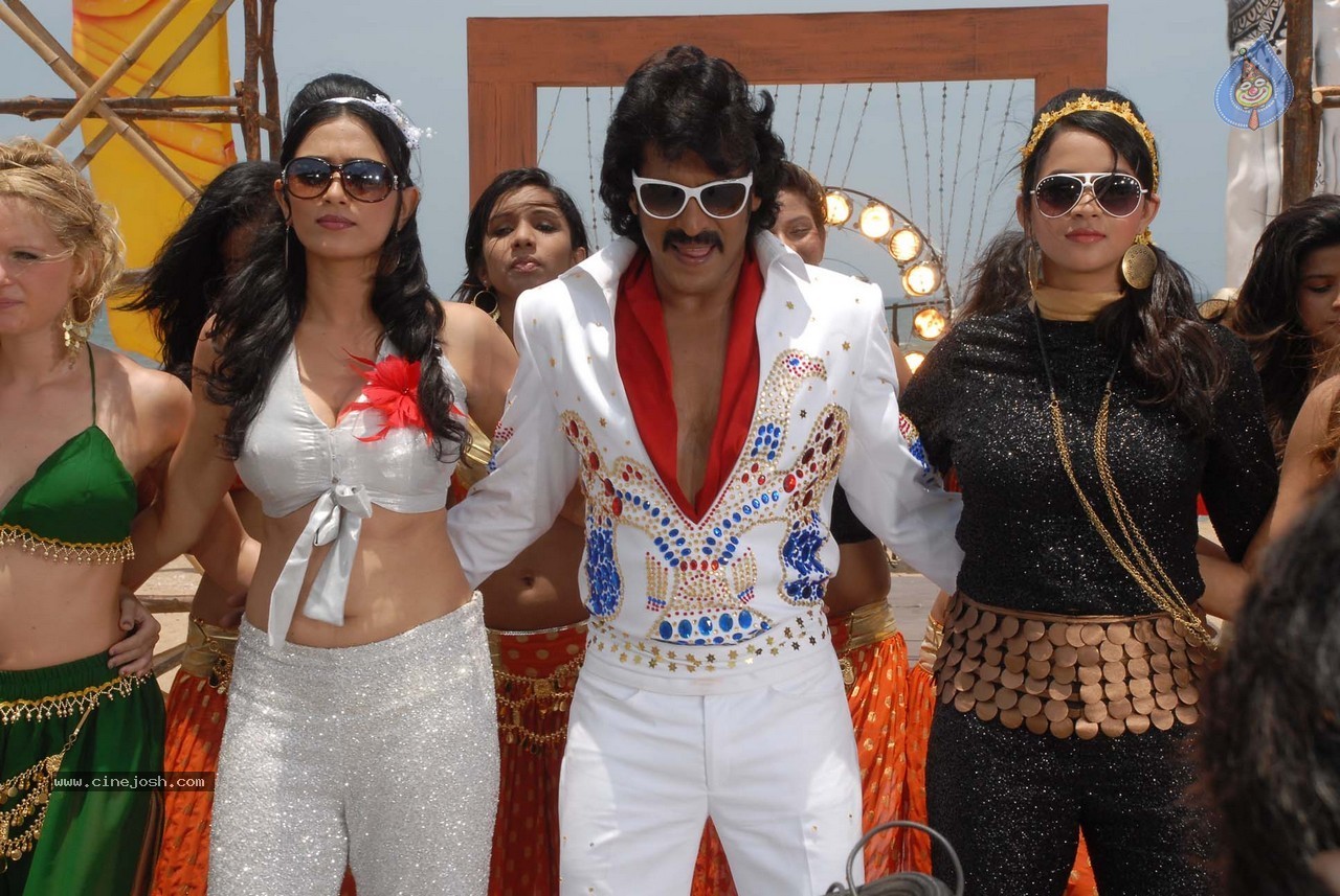 Swiss Bank ki Daredi Movie Hot Stills - 28 / 31 photos