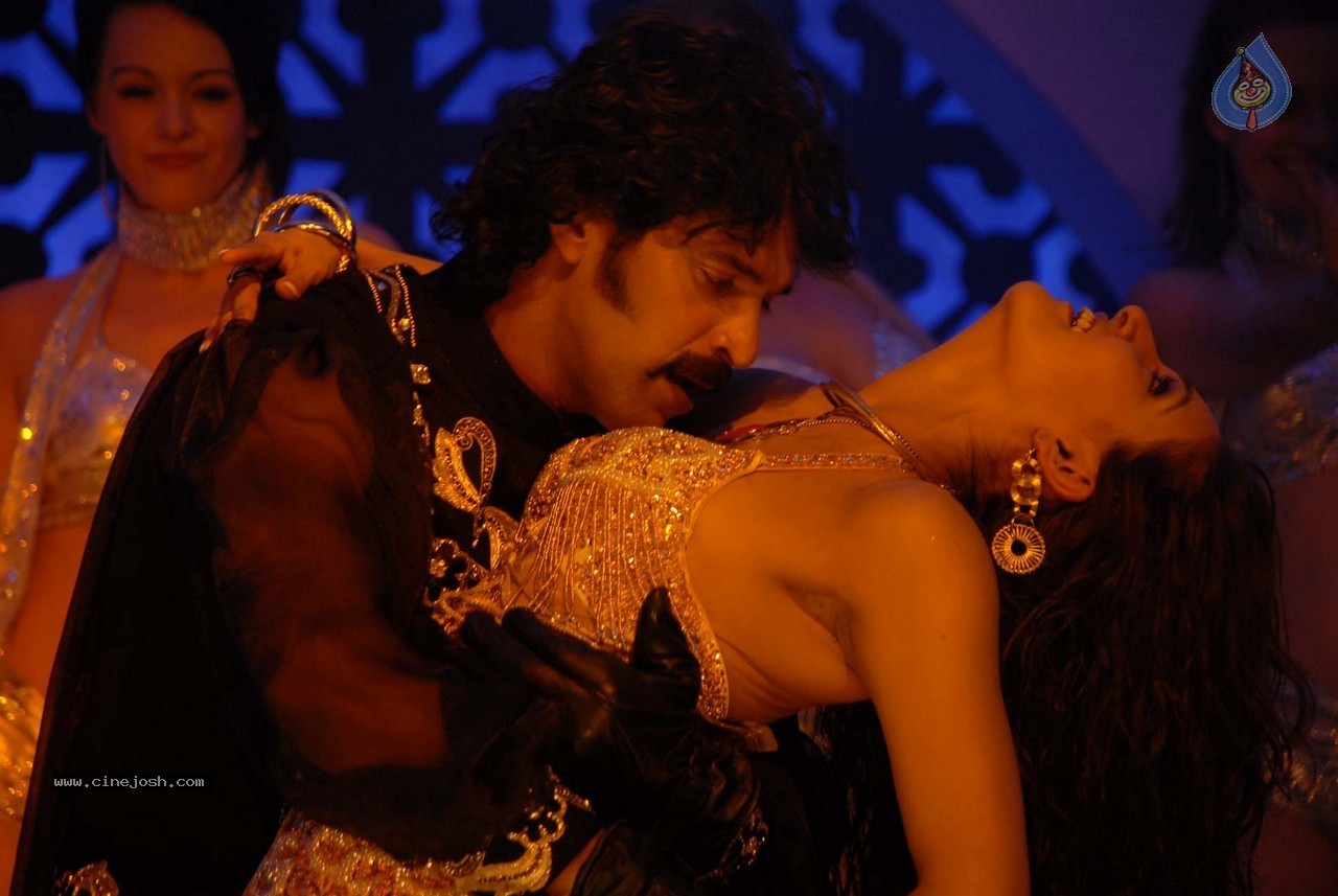 Swiss Bank ki Daredi Movie Hot Stills - 31 / 31 photos