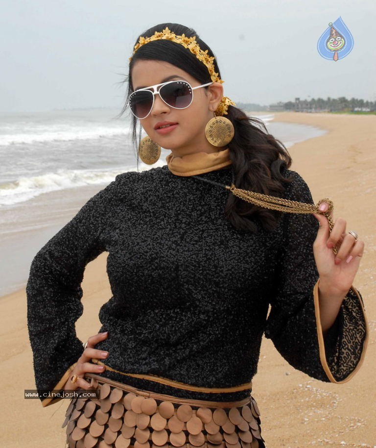 Swiss Bank ki Daredi Movie Stills - 13 / 27 photos