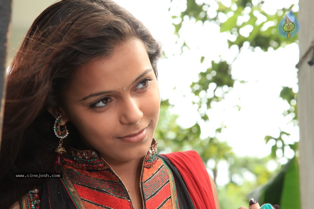 Tanu Nenu Mohammad Rafi Stills n Posters - 16 / 32 photos