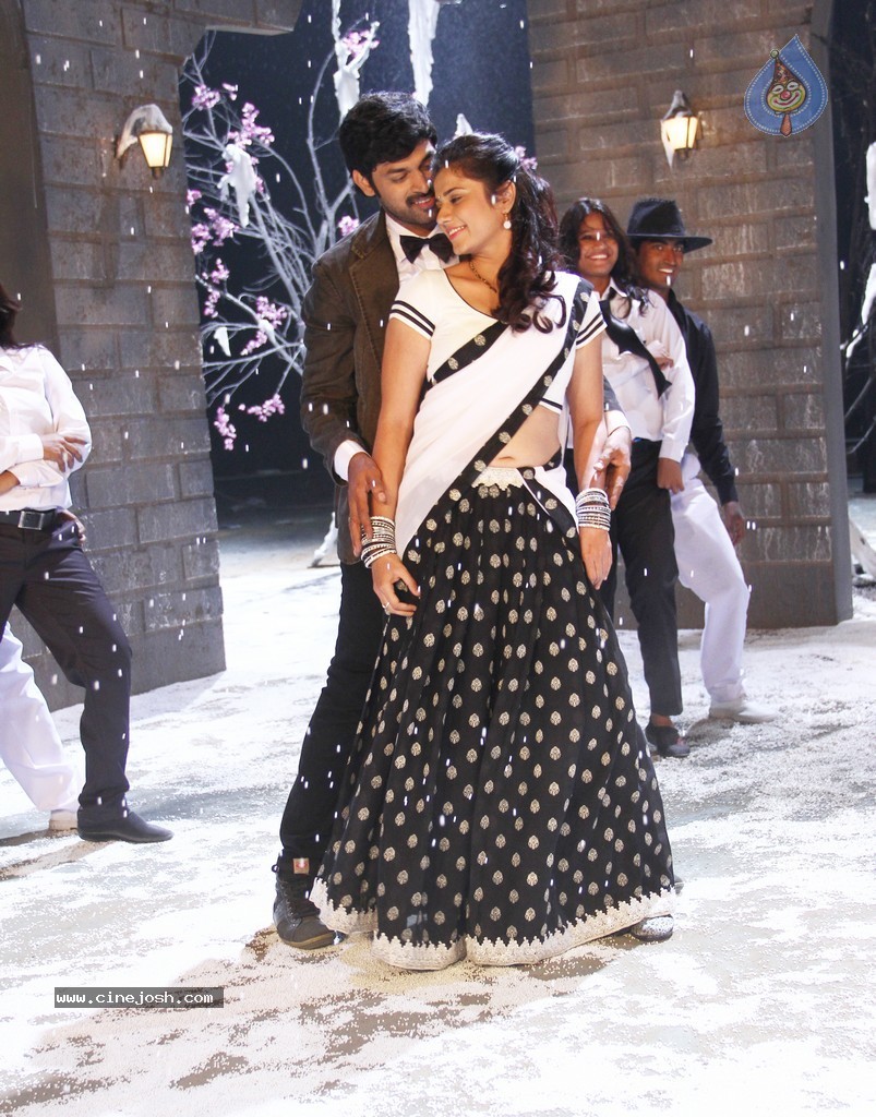 Teeyani Kalavo Movie Stills - 7 / 40 photos