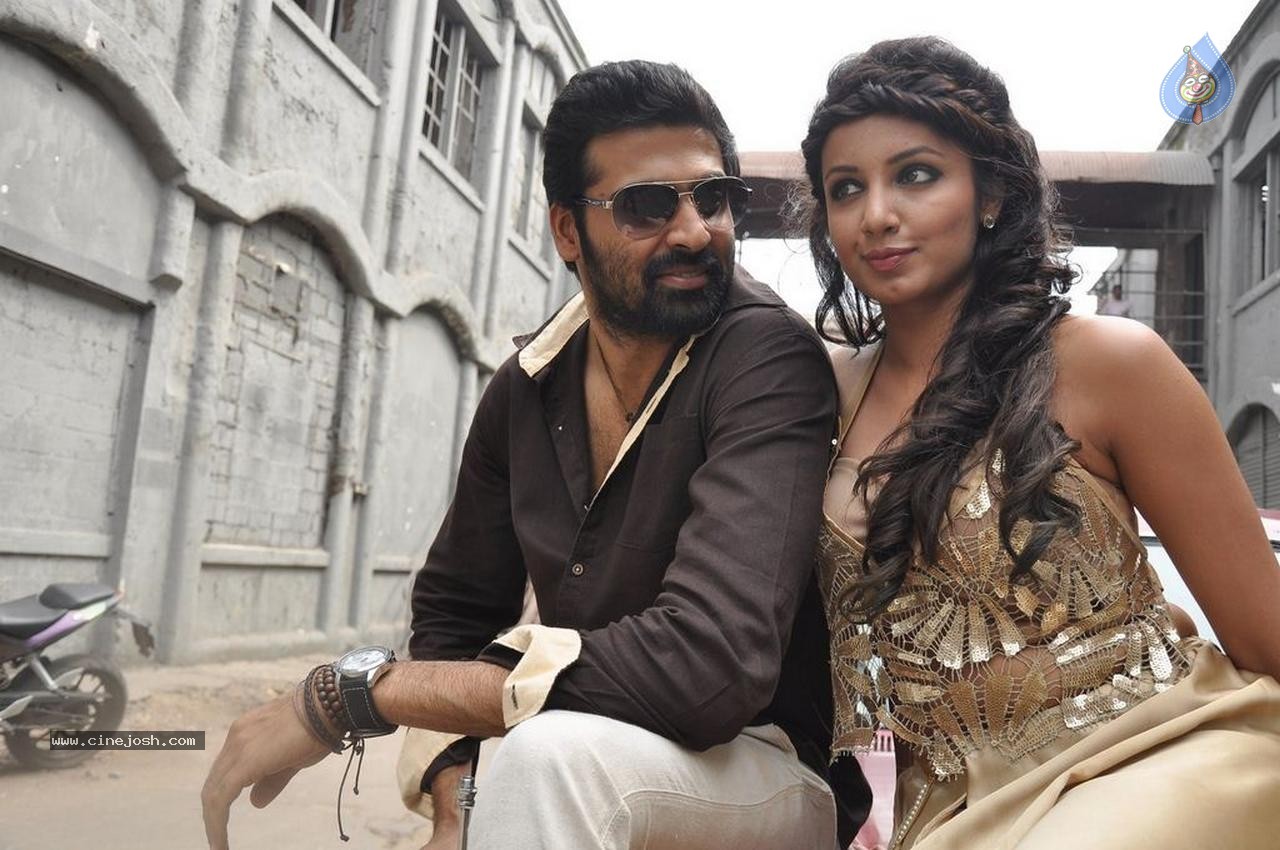 Tejaswi Stills in Natppathigaram 79 Tamil Movie  - 6 / 43 photos