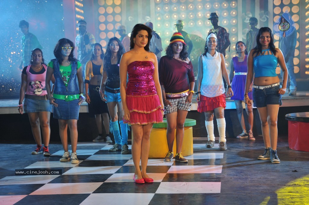 Telugabbai Movie Hot Gallery - 32 / 108 photos