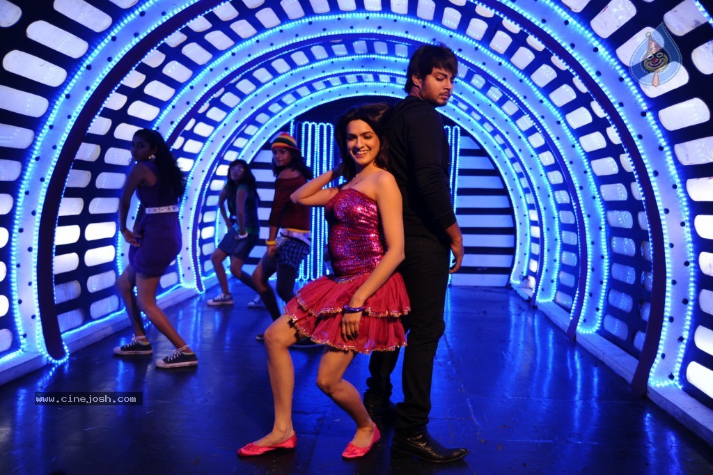 Telugabbai Movie Hot Gallery - 34 / 108 photos