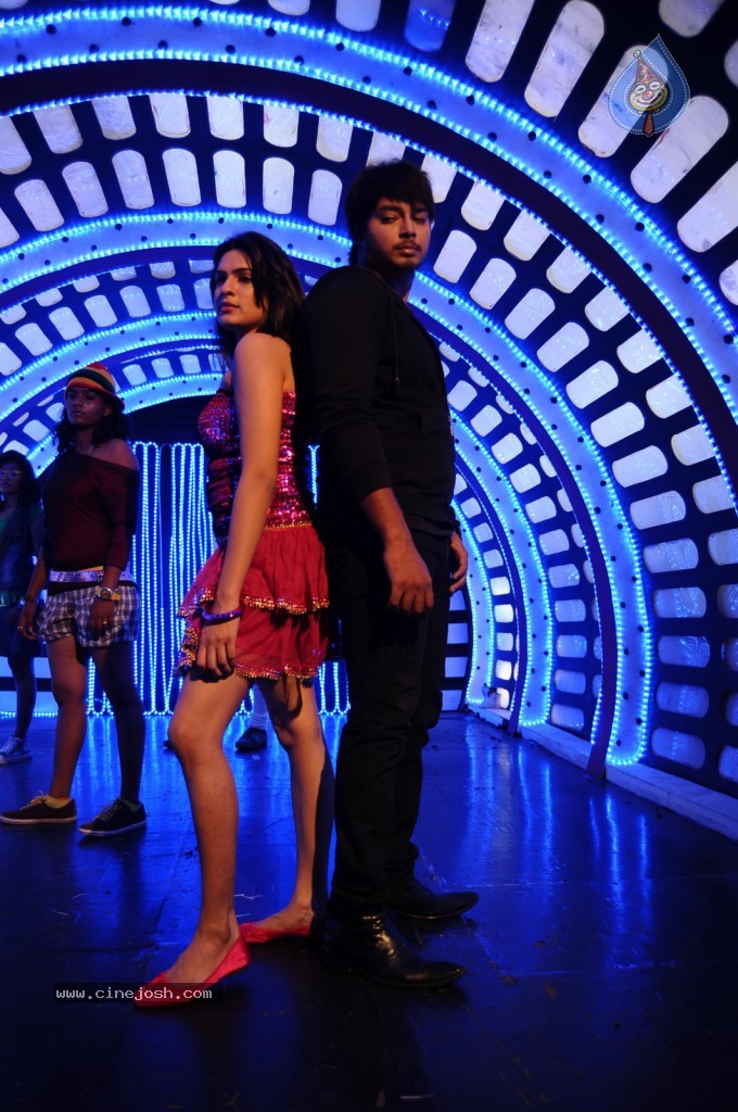 Telugabbai Movie Hot Gallery - 40 / 108 photos