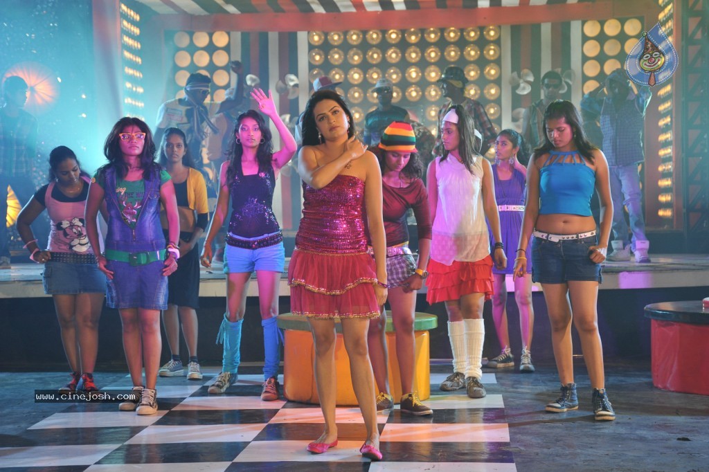 Telugabbai Movie Hot Gallery - 92 / 108 photos