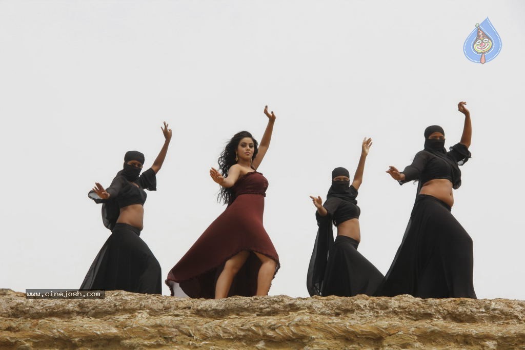 Telugulo Naaku Nachani Padam Prema Photos - 34 / 312 photos