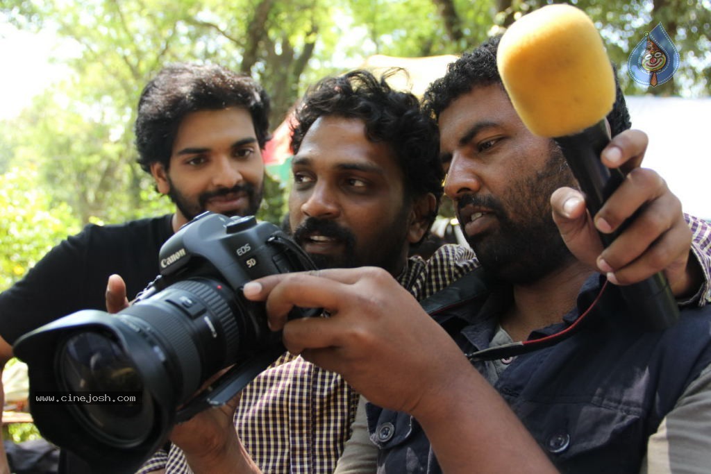 Telugulo Naaku Nachani Padam Prema Photos - 106 / 312 photos