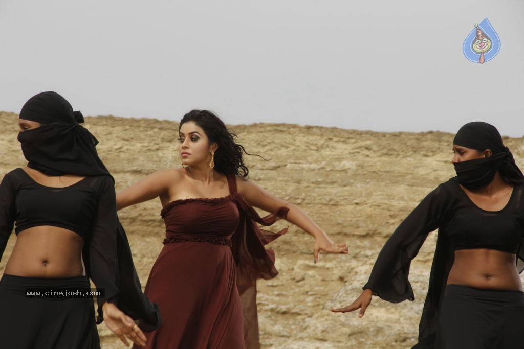 Telugulo Naaku Nachani Padam Prema Photos - 194 / 312 photos