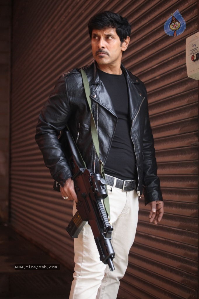 Thaandavam Movie New Stills - 13 / 21 photos