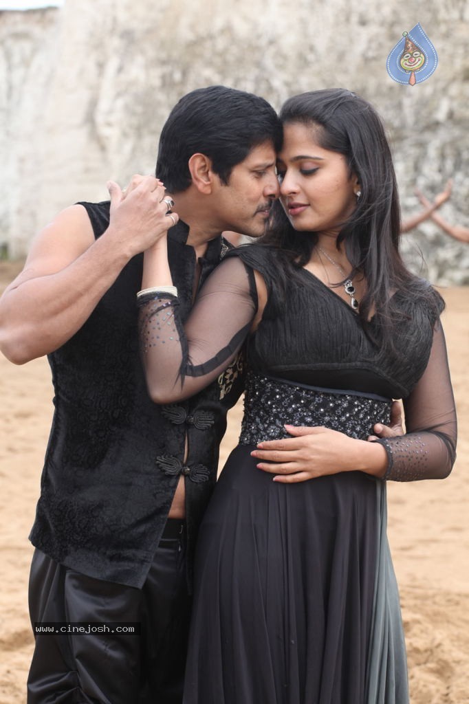 Thaandavam Movie New Stills - 14 / 21 photos