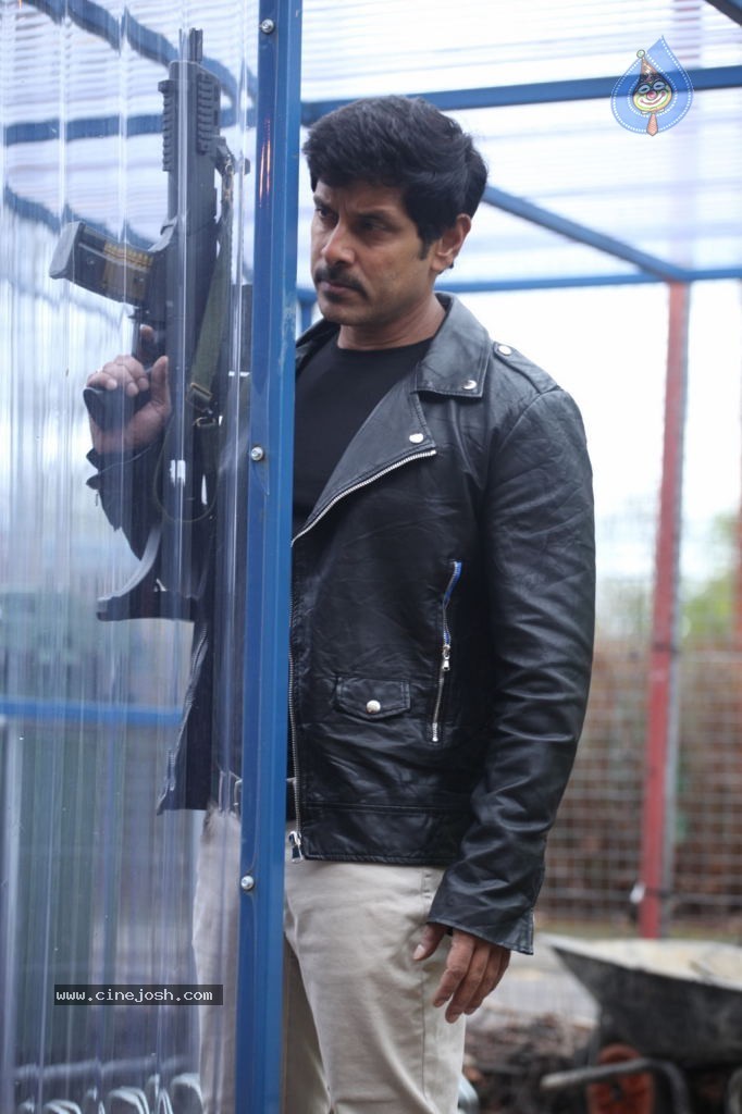 Thaandavam Movie New Stills - 20 / 21 photos