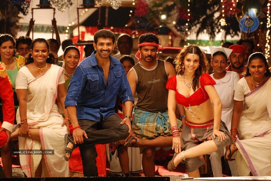 Thadaiyara Thaakka Tamil Movie Stills - 18 / 63 photos