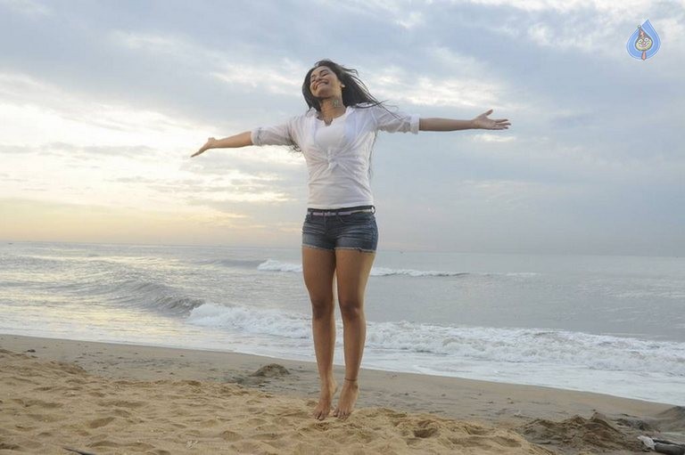 Thakituthaththom Tamil Film Photos - 3 / 29 photos