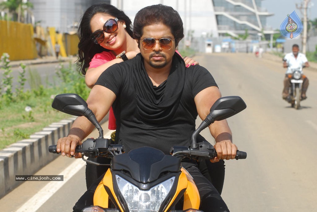 Thalaivan Tamil Movie Stills - 8 / 52 photos