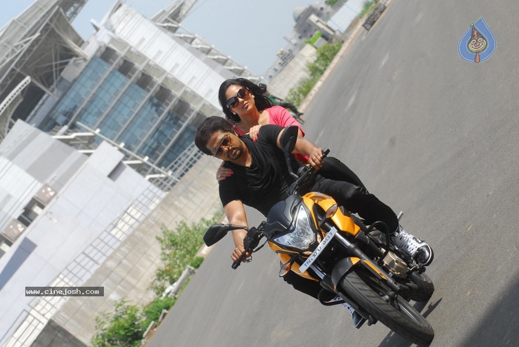 Thalaivan Tamil Movie Stills - 15 / 52 photos