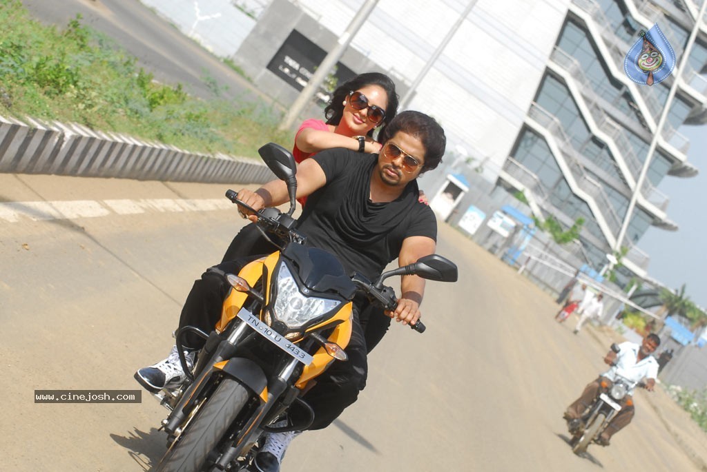 Thalaivan Tamil Movie Stills - 17 / 52 photos