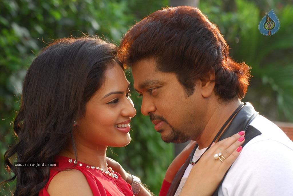 Thalaivan Tamil Movie Stills - 26 / 52 photos