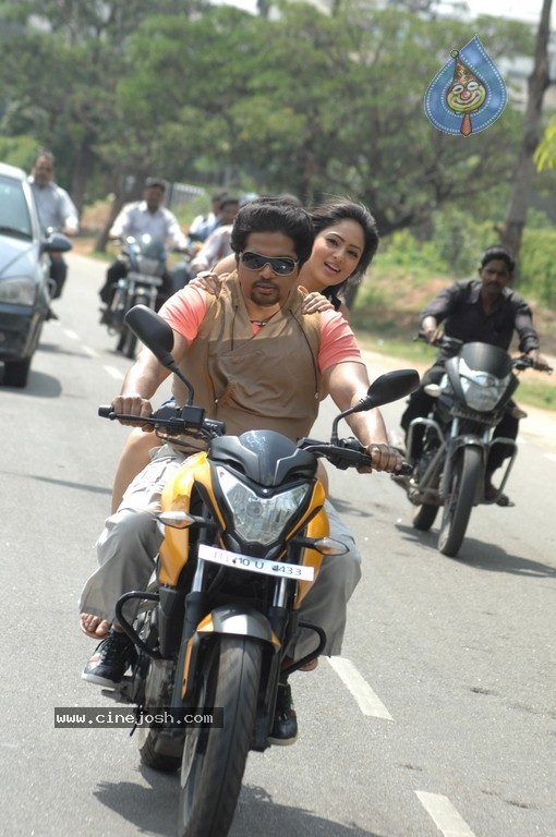 Thalaivan Tamil Movie Stills - 49 / 52 photos