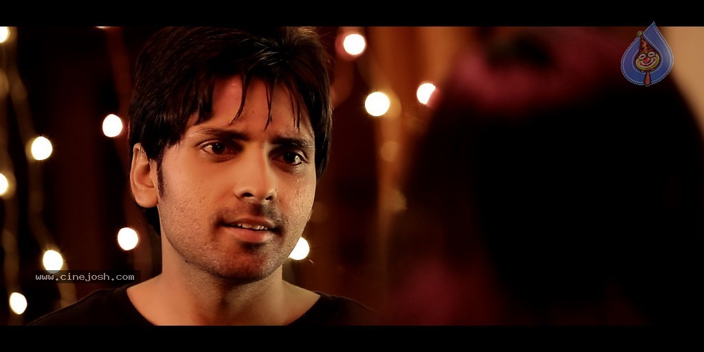 The End Movie Stills - 3 / 25 photos