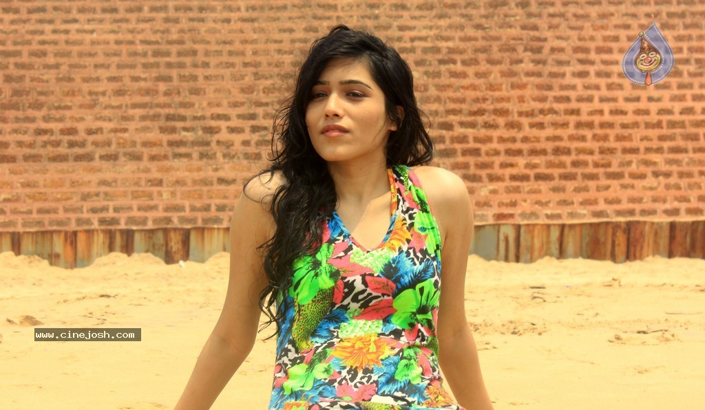 The End Movie Stills - 13 / 25 photos