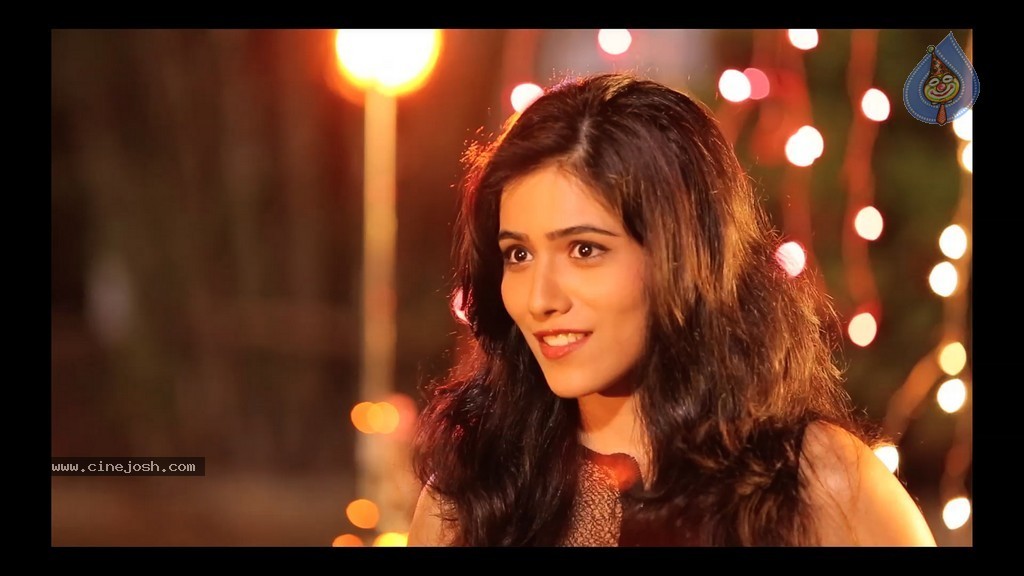 The End Movie Stills - 14 / 25 photos