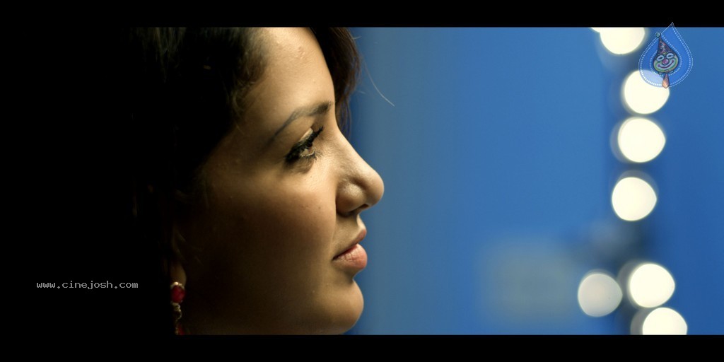 The End Movie Stills - 21 / 25 photos