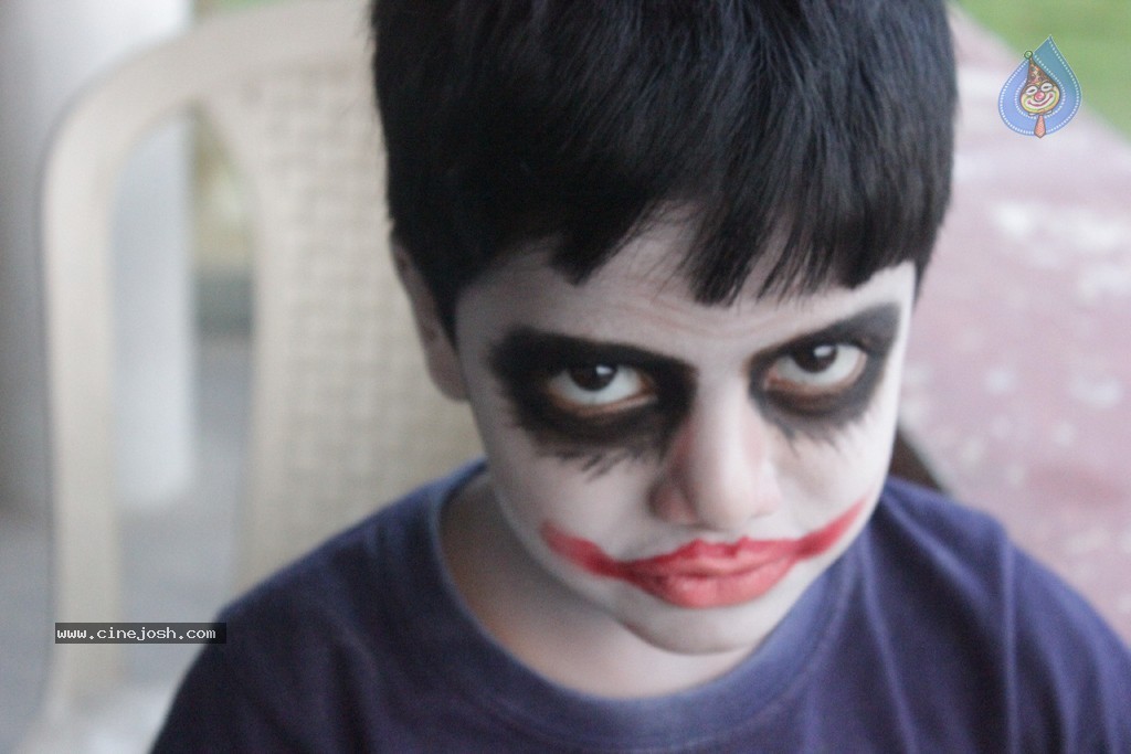 The End Movie Stills n Walls - 24 / 30 photos