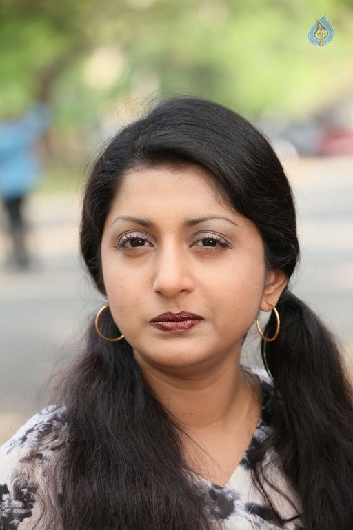 The Eyes Movie Photos - 26 / 55 photos