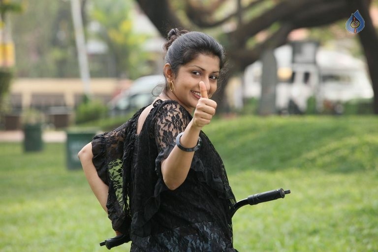 The Eyes Movie Photos - 39 / 55 photos