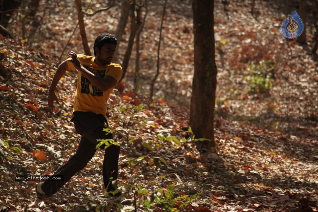 Theatre Lo Naluguru Movie Stills - 3 / 78 photos