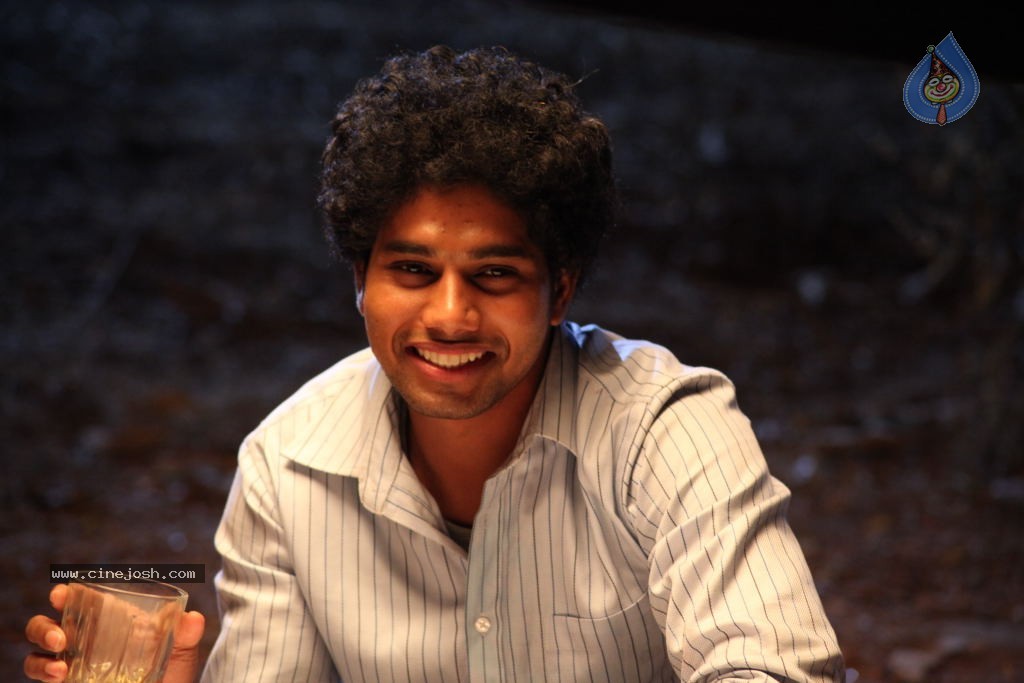 Theatre Lo Naluguru Movie Stills - 36 / 78 photos