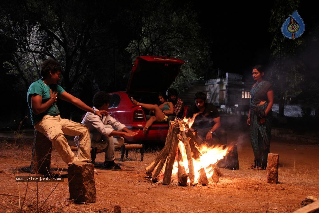 Theatre Lo Naluguru Movie Stills - 37 / 78 photos