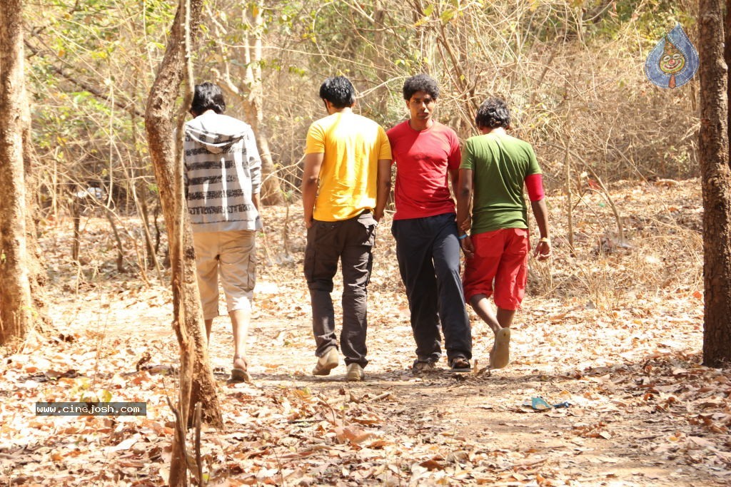 Theatre Lo Naluguru Movie Stills - 75 / 78 photos