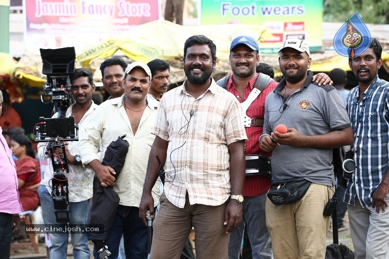 Thimiru Pudichavan Movie Working Stills - 8 / 18 photos